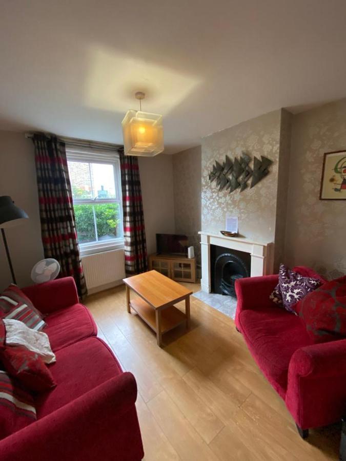 Casa de Férias 3 Bedroom House Ealing *
