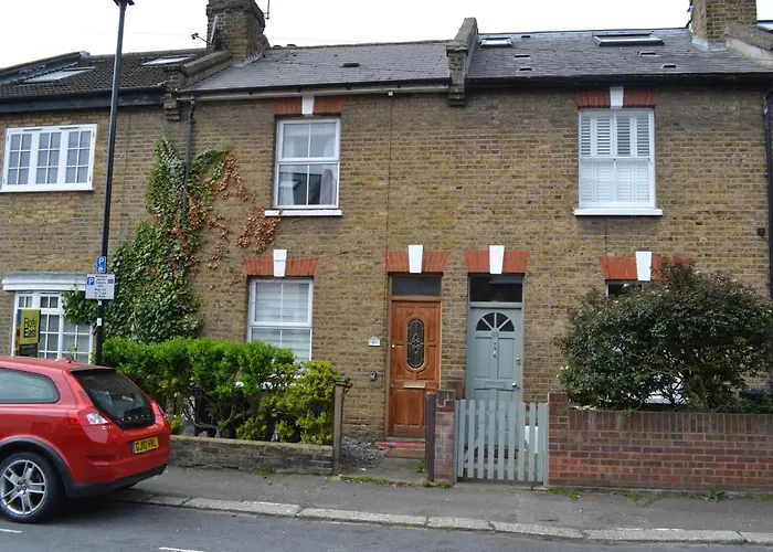 Nice 3 Bedroom House Ealing